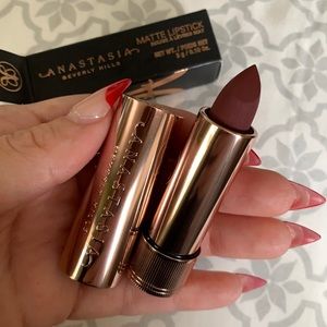 Anastasia Beverly Hills matte lipstick in Blackberry